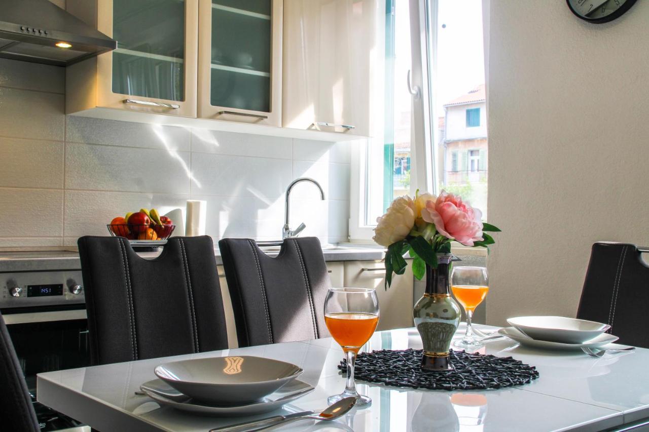 Tonka'S Beautiful Apartment In City Centre Split Exterior photo