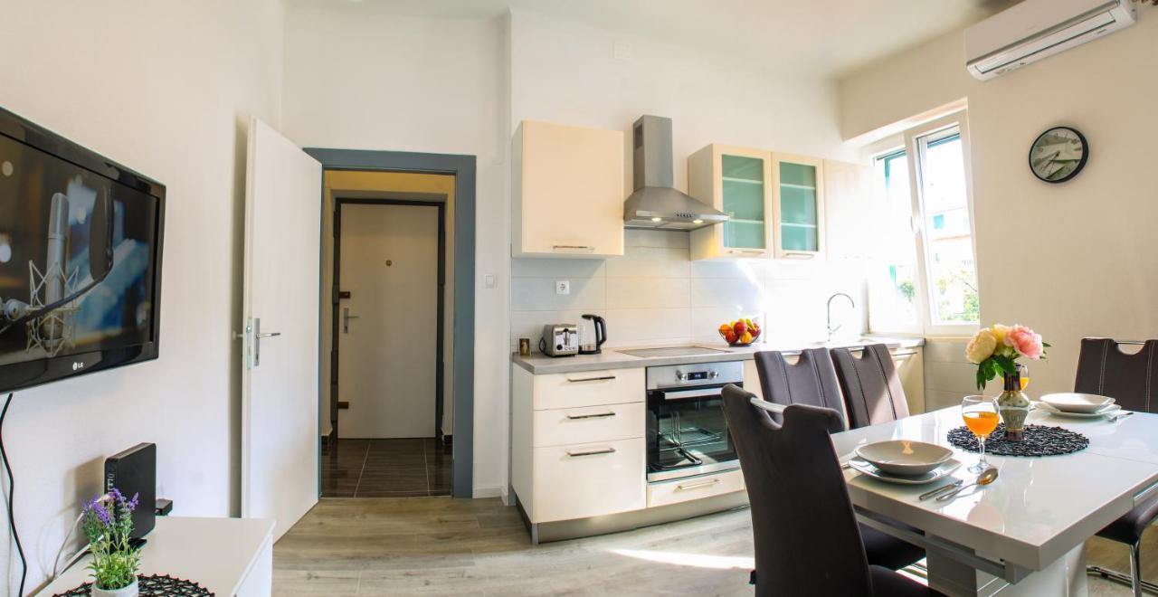Tonka'S Beautiful Apartment In City Centre Split Exterior photo